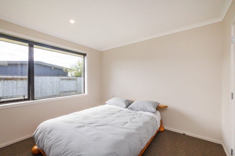 Photo of property in 16 Lorenzo Place, Kelvin Grove, Palmerston North, 4414