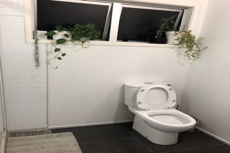 Photo of property in 1/61 Glamorgan Drive, Torbay, Auckland, 0630