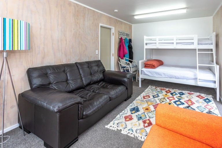 Photo of property in 107 Riverview Road, Whangamata, 3620