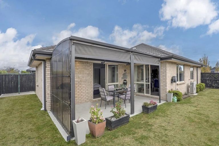 Photo of property in 30 Shillingford Boulevard, Rolleston, 7615