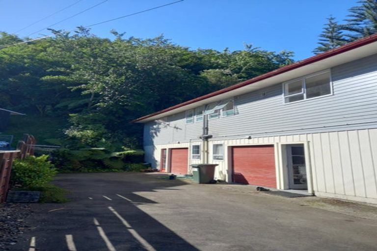 Photo of property in 1/10 Mckelvey Place, Tawa, Wellington, 5028