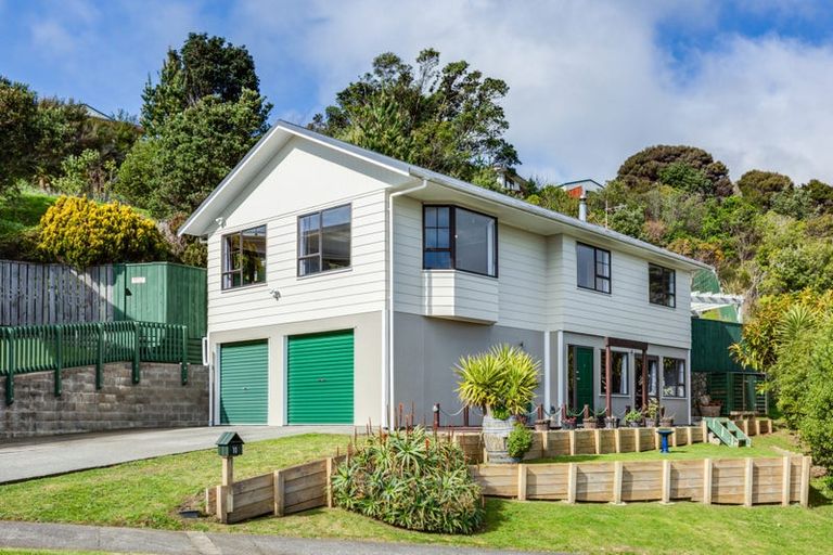 Photo of property in 10 Adventure Drive, Whitby, Porirua, 5024