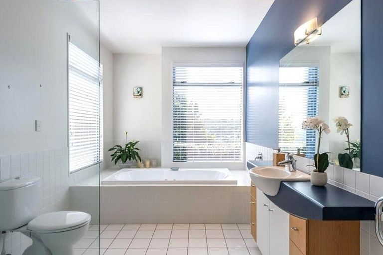 Photo of property in 9 Caughley Grove, Karori, Wellington, 6012