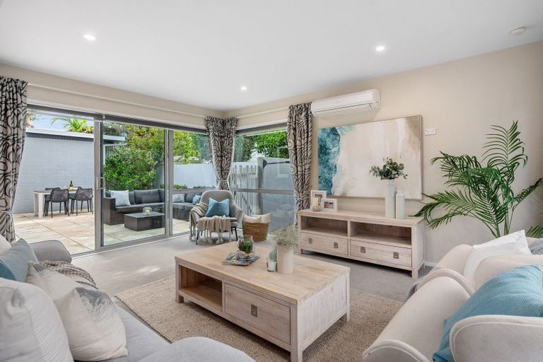 Photo of property in 25d Saltburn Road, Milford, Auckland, 0620