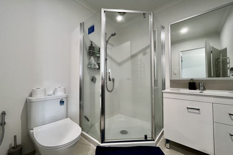 Photo of property in 16 Whareatua Avenue, Takanini, 2112