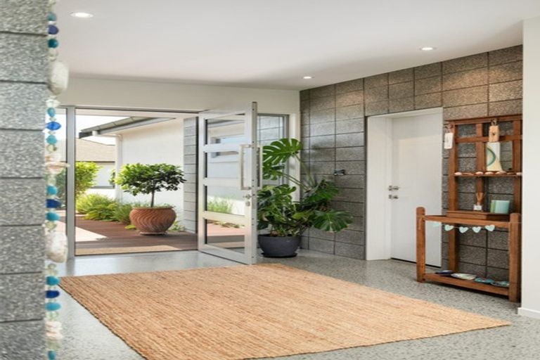 Photo of property in 37 Oceania Sands Way, Papamoa Beach, Papamoa, 3118