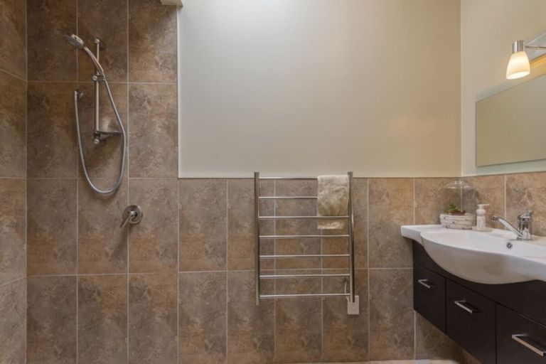 Photo of property in 27 Memorial Drive, Parahaki, Whangarei, 0112