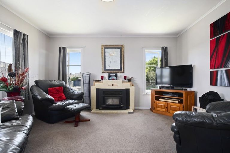 Photo of property in 1/1 Edmund Hillary Avenue, Papakura, 2110