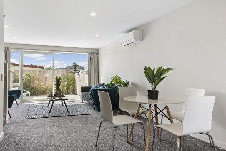 Photo of property in 6/2 Stone Street, Miramar, Wellington, 6022