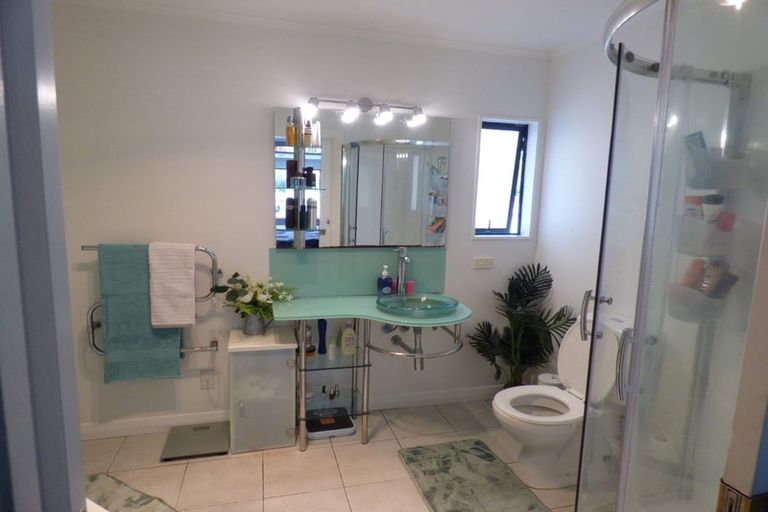 Photo of property in 164 Newlands Road, Newlands, Wellington, 6037