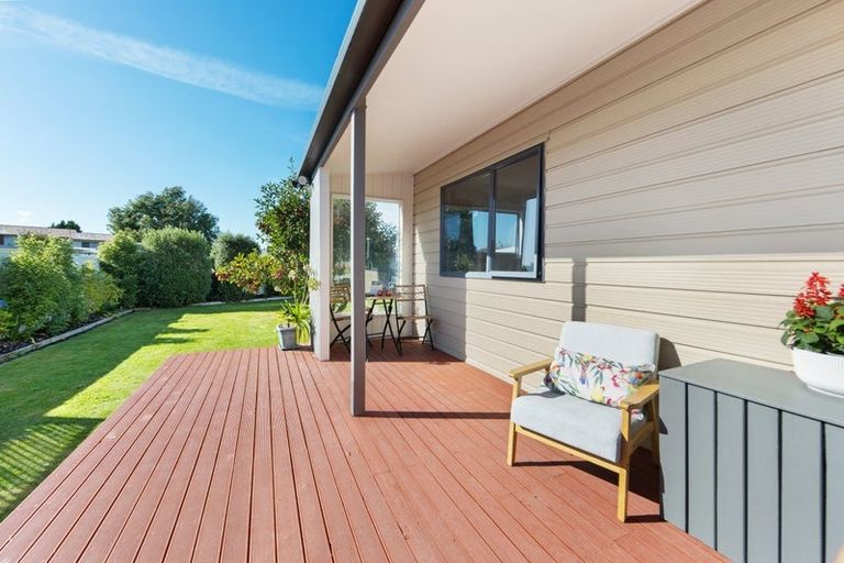 Photo of property in 20a Tiora Place, Upper Riccarton, Christchurch, 8041