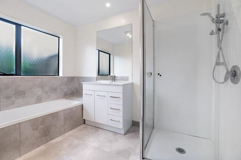 Photo of property in 58 Wattle Farm Road, Wattle Downs, Auckland, 2103