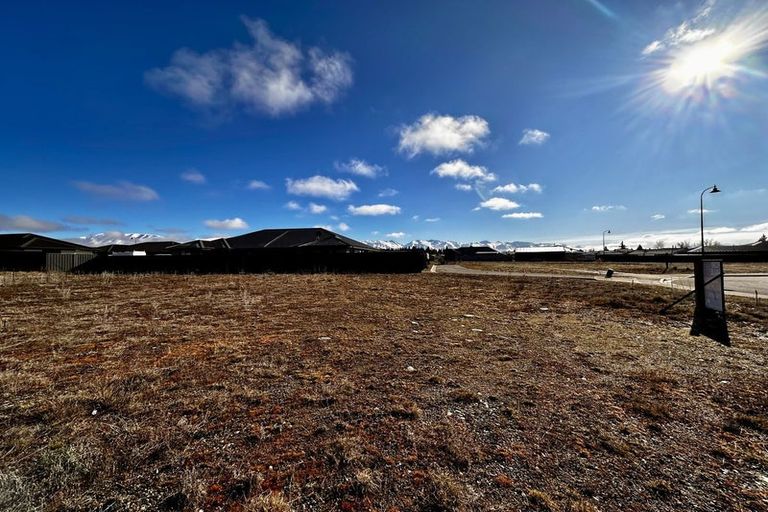 Photo of property in 14 Canal Place, Twizel, 7901