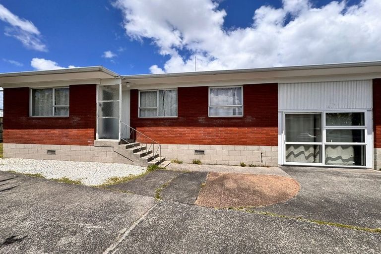 Photo of property in 1/149 View Road, Sunnyvale, Auckland, 0612