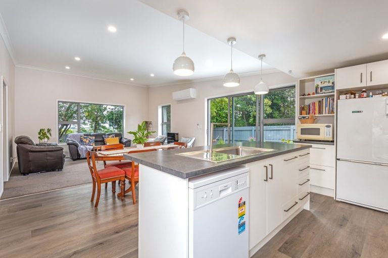 Photo of property in 5a Aokautere Drive, Fitzherbert, 4410