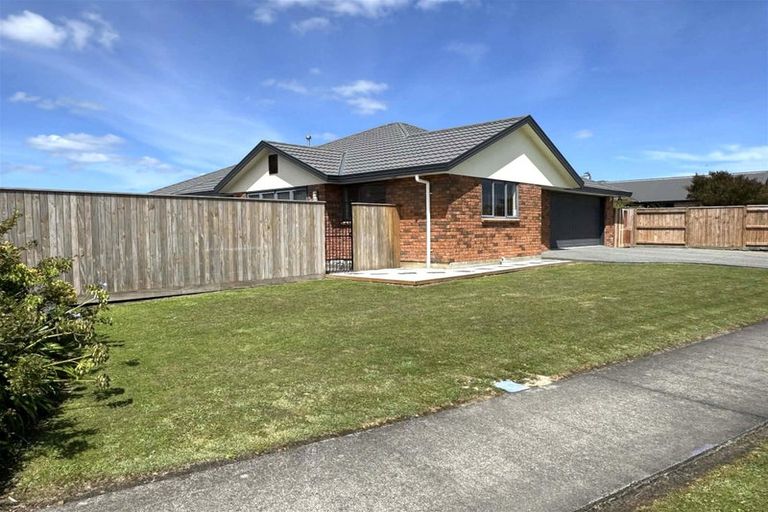 Photo of property in 42 Peter Hall Drive, Kelvin Grove, Palmerston North, 4414