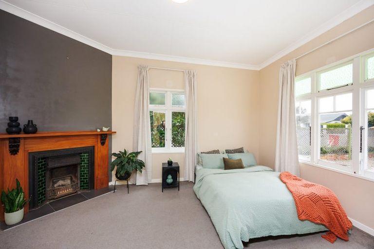 Photo of property in 17 Knowles Street, Terrace End, Palmerston North, 4410