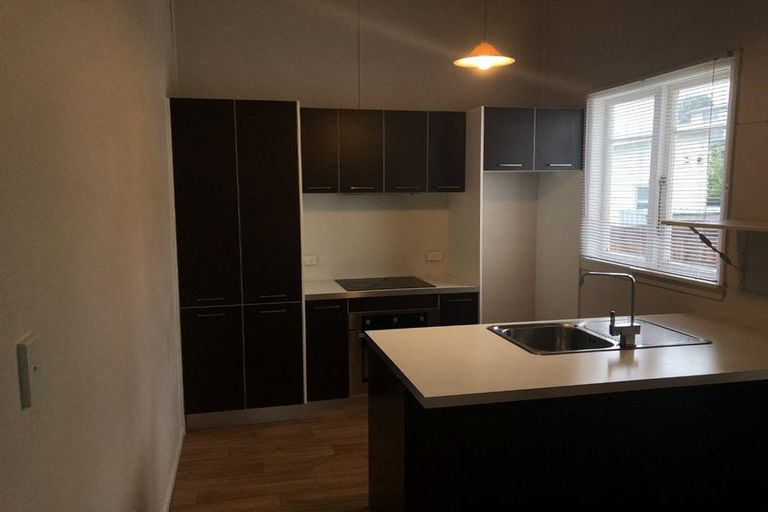 Photo of property in 43 Lorna Street, Lynmouth, New Plymouth, 4310