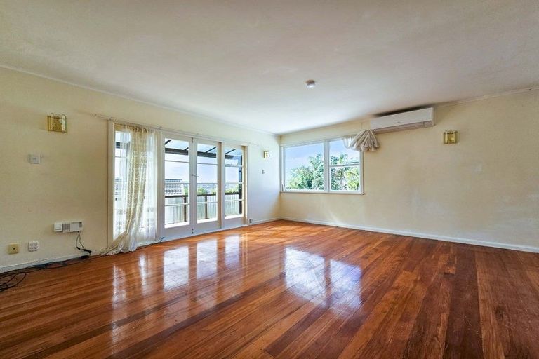 Photo of property in 2/12 Hamilton Place, Glenfield, Auckland, 0629