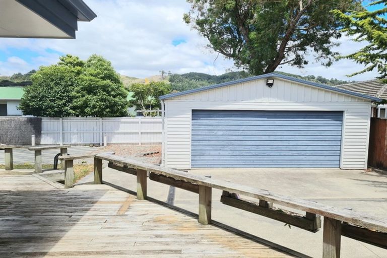 Photo of property in 11 Brown Street, Wallaceville, Upper Hutt, 5018