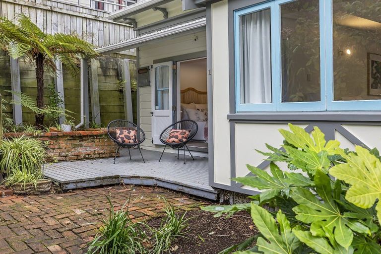 Photo of property in 1 Levina Avenue, Aro Valley, Wellington, 6021