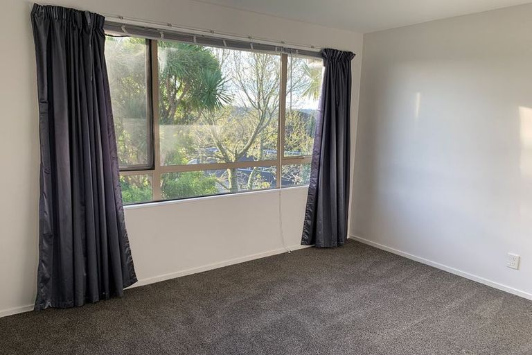 Photo of property in 17 Meteor Place, Schnapper Rock, Auckland, 0632