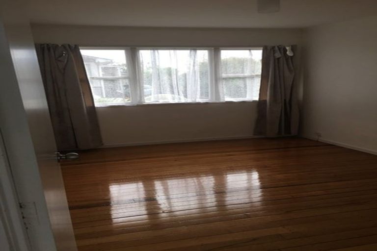 Photo of property in 94 Royal Road, Massey, Auckland, 0614