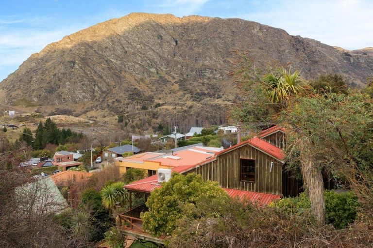 Photo of property in 16 Moonlight Track, Arthurs Point, Queenstown, 9371