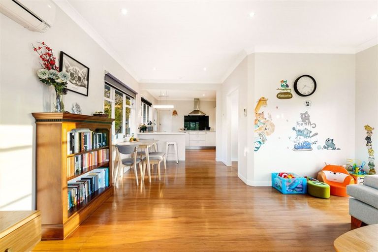 Photo of property in 24b Ribblesdale Road, Henderson, Auckland, 0612