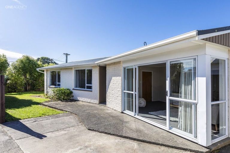 Photo of property in 10 Eastling Street, Bishopdale, Christchurch, 8053