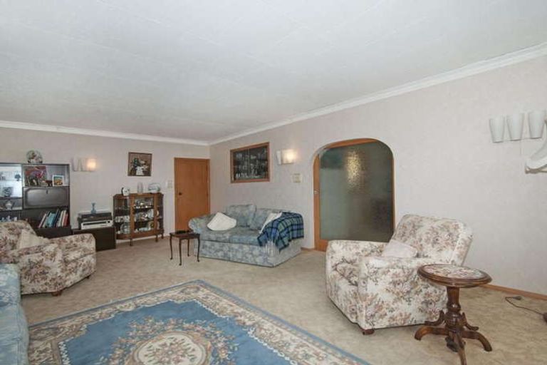 Photo of property in 229 Whites Line East, Waiwhetu, Lower Hutt, 5010