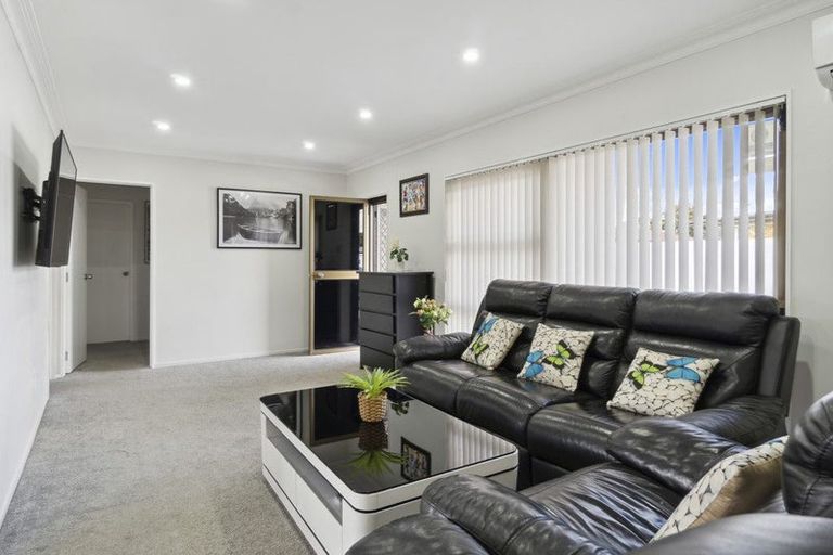 Photo of property in 1/27 Scott Road, Papakura, 2110