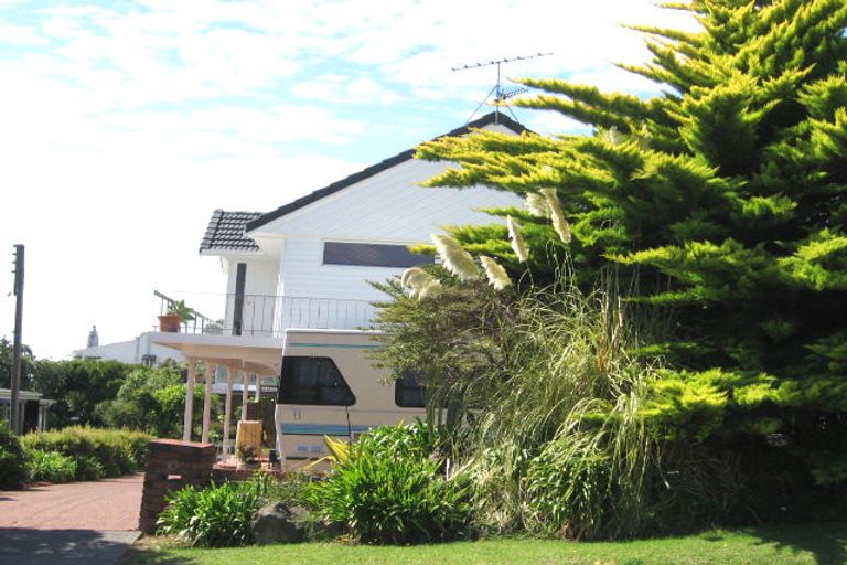 Photo of property in 1/45 Rothesay Bay Road, Rothesay Bay, Auckland, 0630