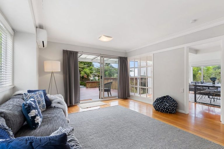 Photo of property in 29 Hebron Road, Waiake, Auckland, 0630
