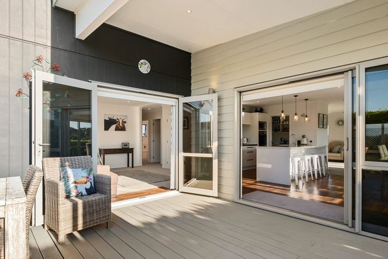 Photo of property in 2 Nopera Road, Waiiti, Urenui, 4377