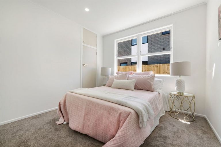 Photo of property in 82b Vodanovich Road, Te Atatu South, Auckland, 0610