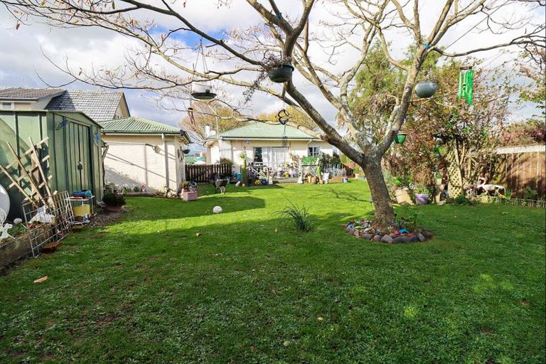 Photo of property in 33 Queen Street, Dannevirke, 4930