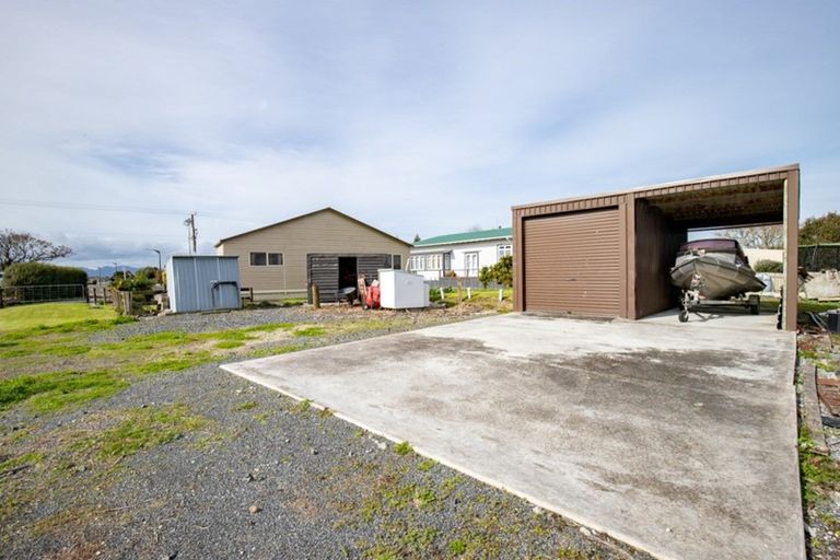 Photo of property in 41 Pipiroa Road, Ngatea, 3503