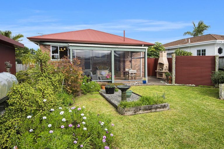 Photo of property in 13 Shortland Street, Regent, Whangarei, 0112