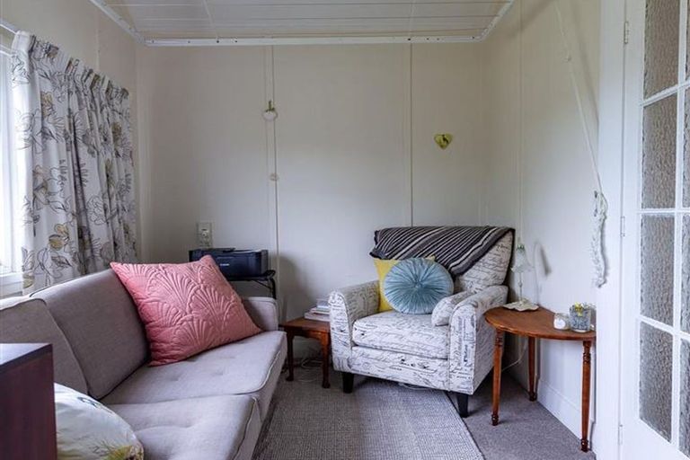 Photo of property in 17 Rhodes Street, Waimate, 7924