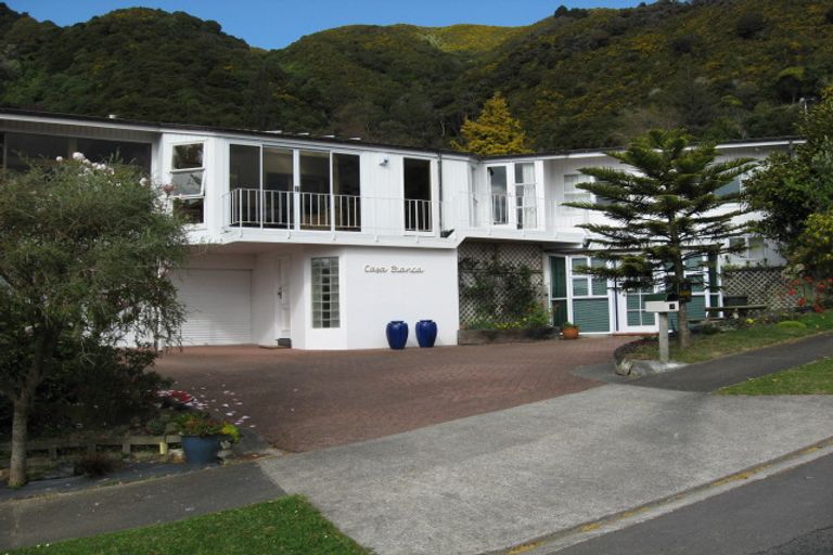 Photo of property in 10 Damian Grove, Waterloo, Lower Hutt, 5011