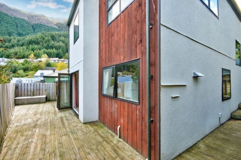 Photo of property in 16b Watts Road, Fernhill, Queenstown, 9300