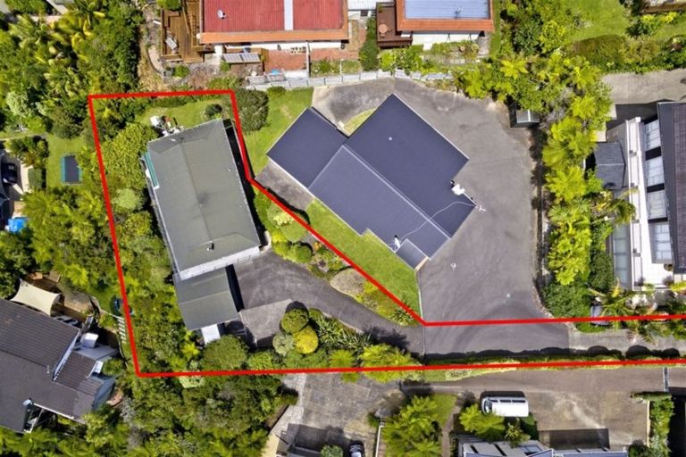 Photo of property in 1/35 Aberdeen Road, Castor Bay, Auckland, 0620