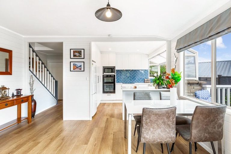 Photo of property in 1/12 Ballini Rise, West Harbour, Auckland, 0618