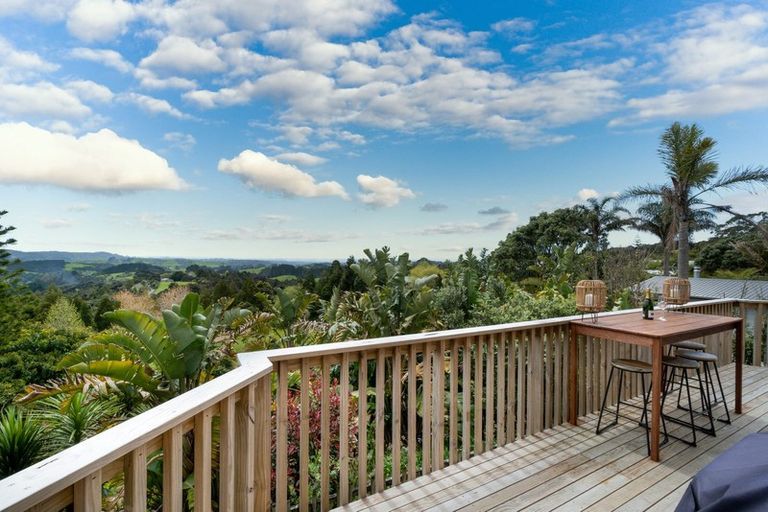 Photo of property in 1069 Scenic Drive North, Swanson, Auckland, 0816