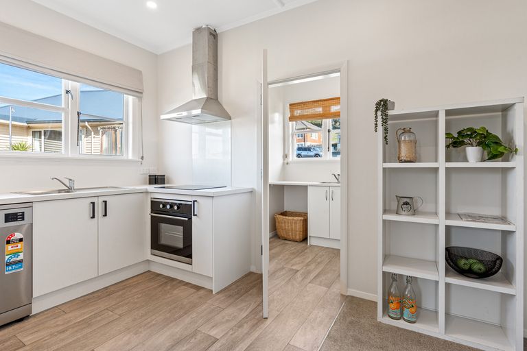 Photo of property in 18 Rennie Street, Green Island, Dunedin, 9018