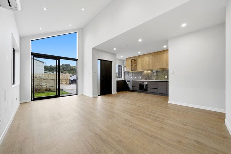 Photo of property in 10 Harakeke Lane, Orewa, 0931