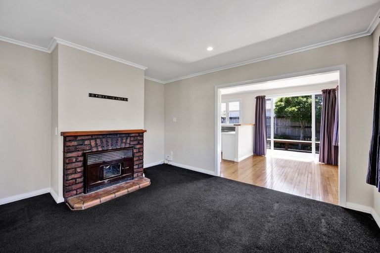 Photo of property in 1/9 Tarahua Road, Vogeltown, New Plymouth, 4310