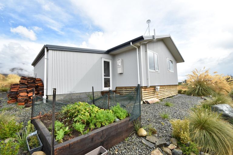 Photo of property in 51 Ohau Drive, Lake Ohau, Twizel, 9412