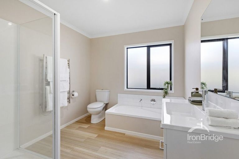 Photo of property in 40 Te Kaeaea Crescent, Wallaceville, Upper Hutt, 5018